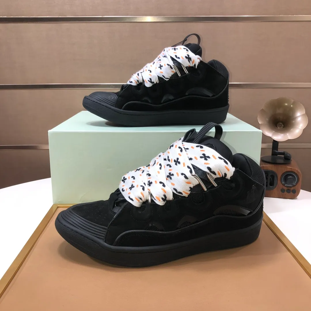 Men's men's shoes💰820💰[LANVIN] The latest lace-up fashionable casual couple sneakers, high-quality CLAY couple series‼ ️ The latest trendy products of the season 🌈Many bloggers have planted grass and purchased the original open-mold customization. The upper and outsole are sewn with mark threads without edge sealing. A variety of material splicing combination design. Very versatile for fashionable and casual wear. Comfortable on the feet. Self-recommended. Upper cowhide + cow suede + breathable mesh lining. Foot-padding cowhide. Exclusive original open-mold clear logo rubber outsole ⚠️Couple standard size 36-40 for women and 38-44 for men.